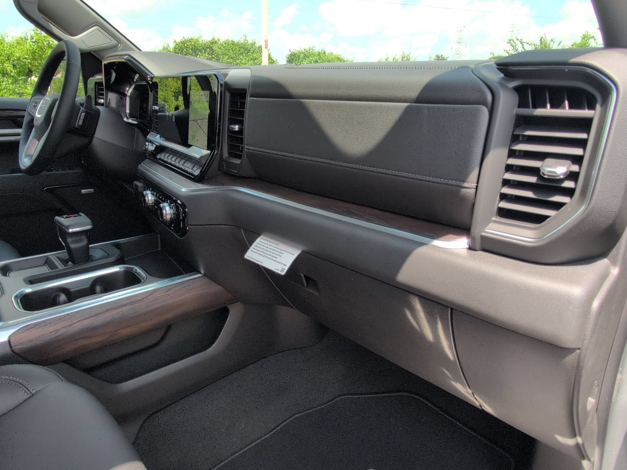 2026 GMC Sierra 1500 SLT - Photo 31