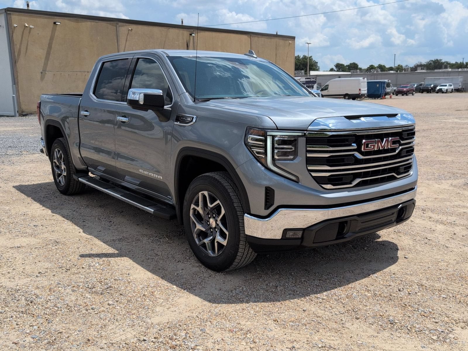 2026 GMC Sierra 1500 SLT - Photo 8