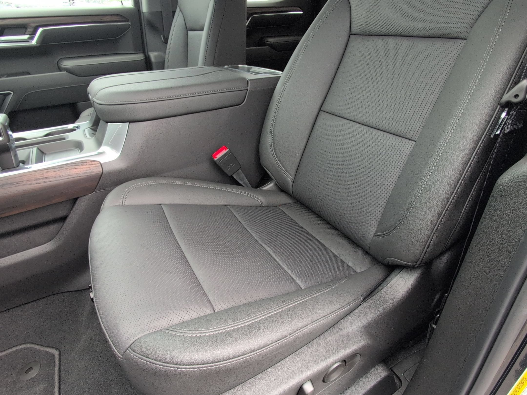 2026 GMC Sierra 1500 SLT - Photo 24