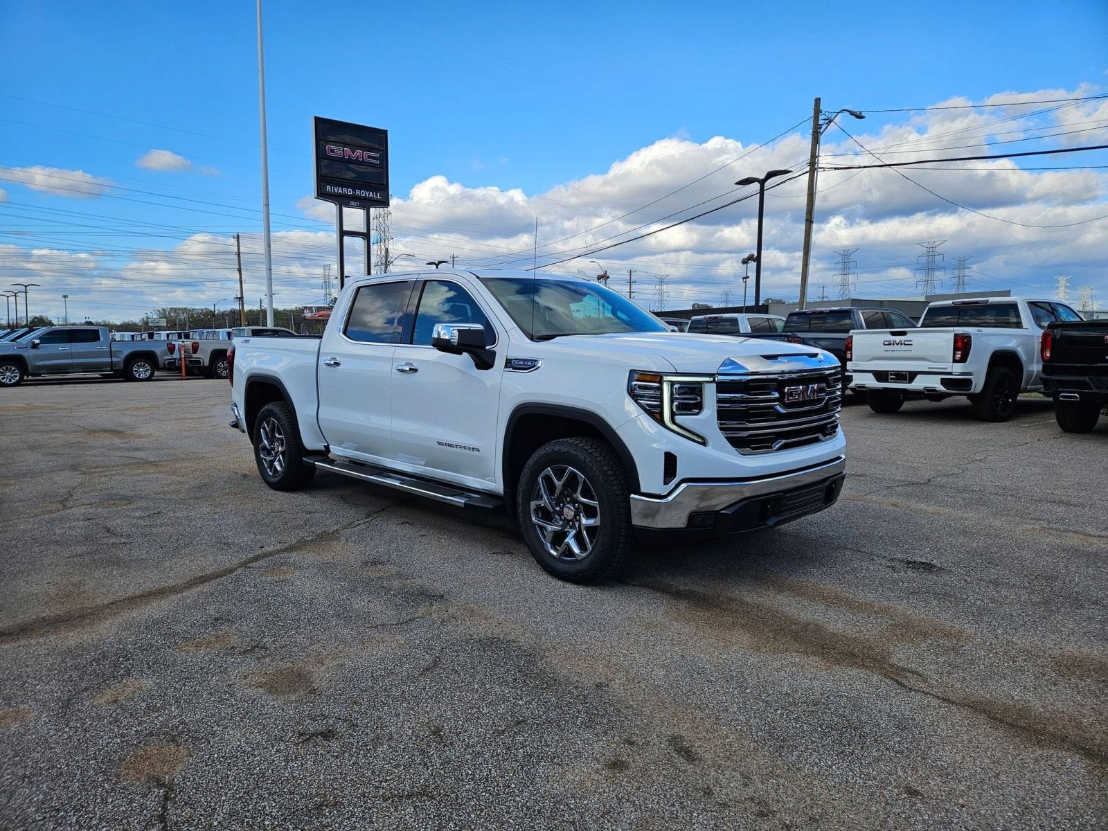2026 GMC Sierra 1500 SLT
