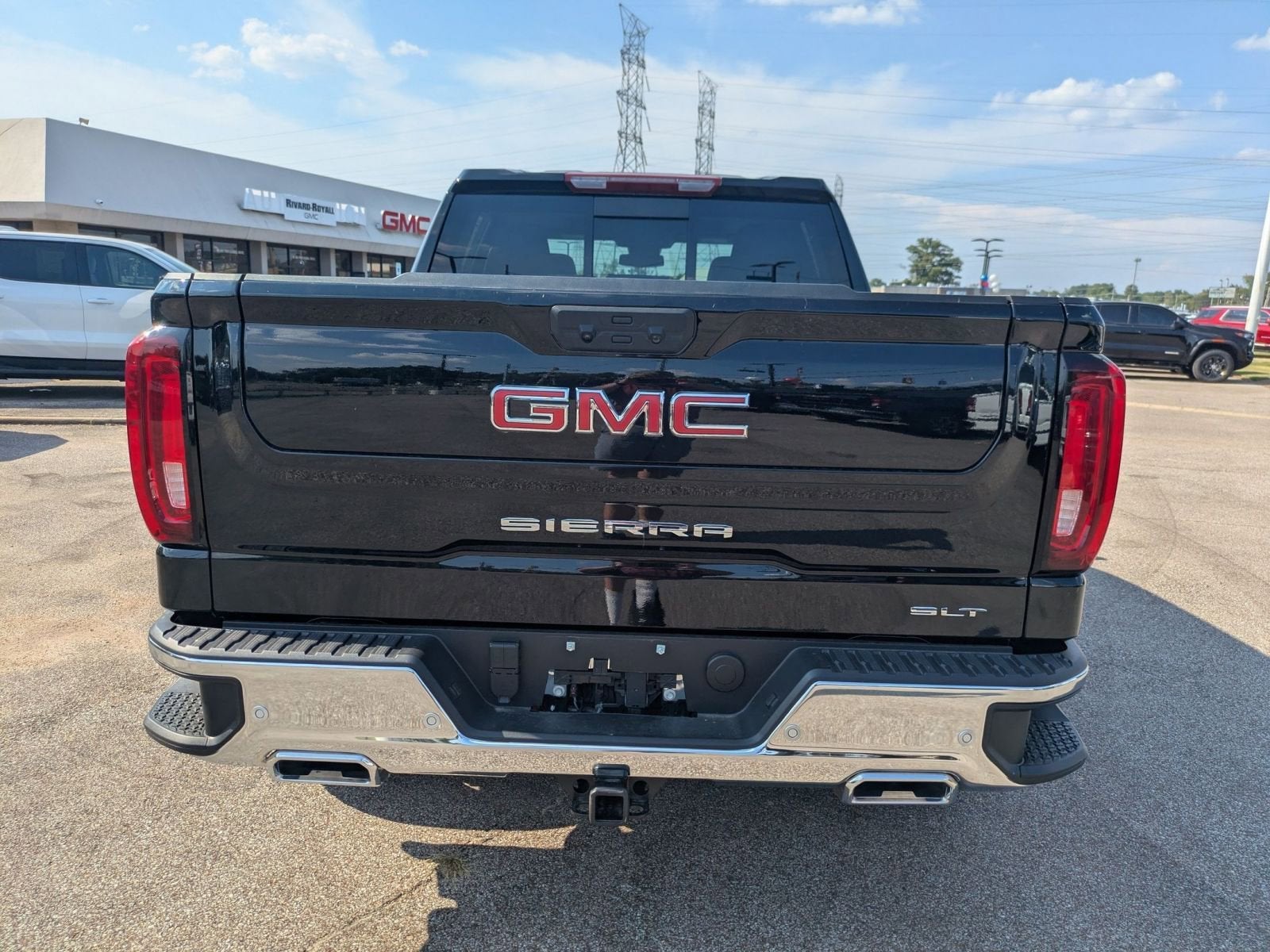 2025 GMC Sierra 1500 SLT