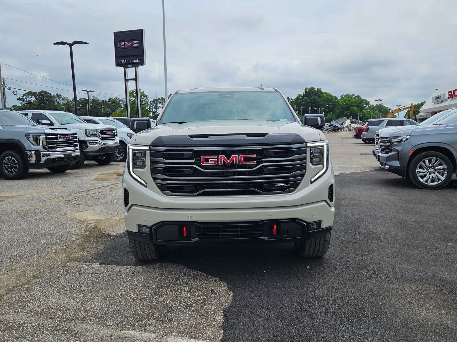 2026 GMC Sierra 1500 AT4 - Photo 10