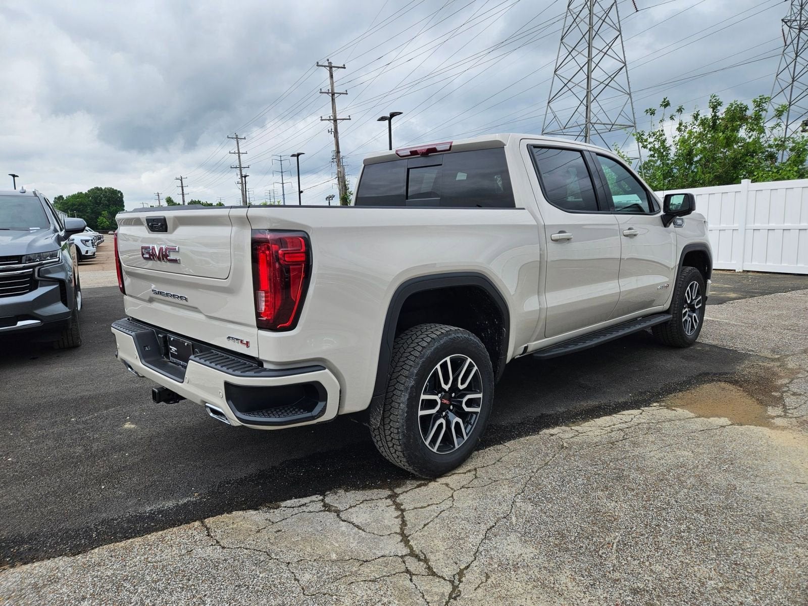 2026 GMC Sierra 1500 AT4 - Photo 7