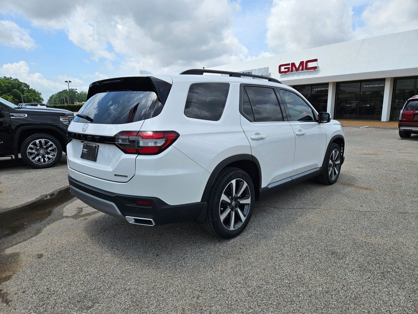 2023 Honda Pilot 2WD Touring