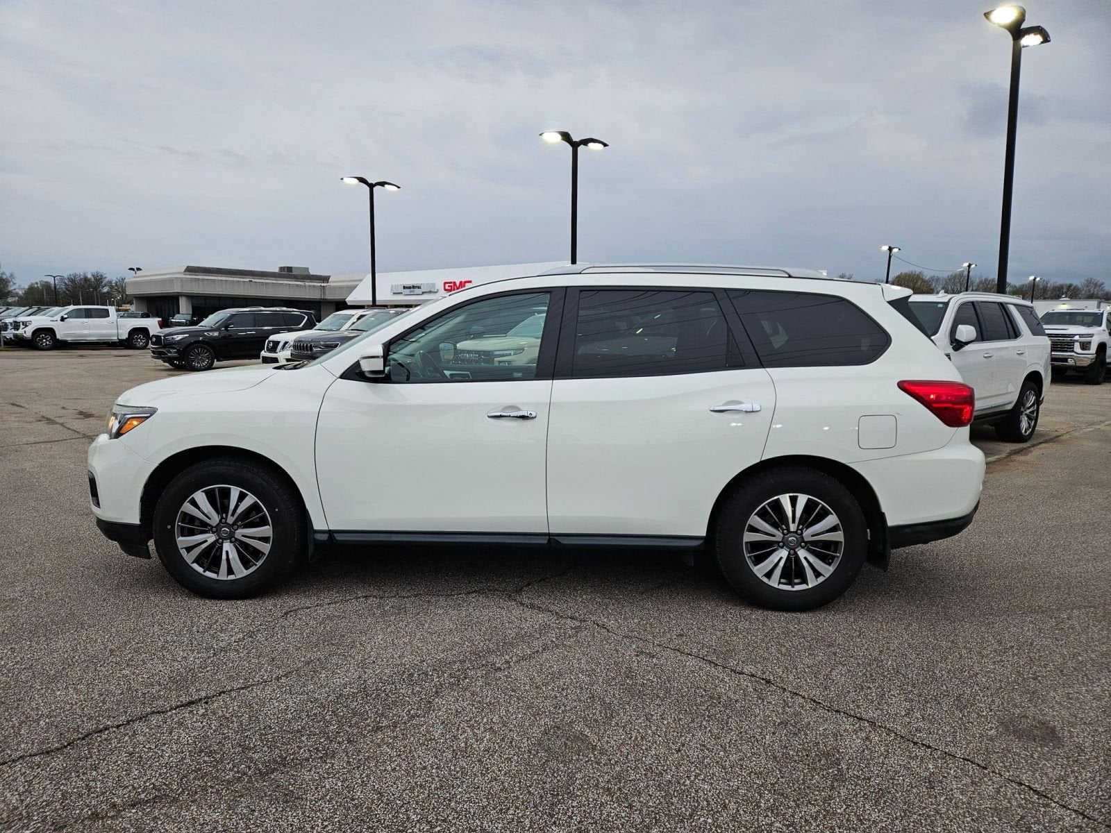 2020 Nissan Pathfinder S 2WD