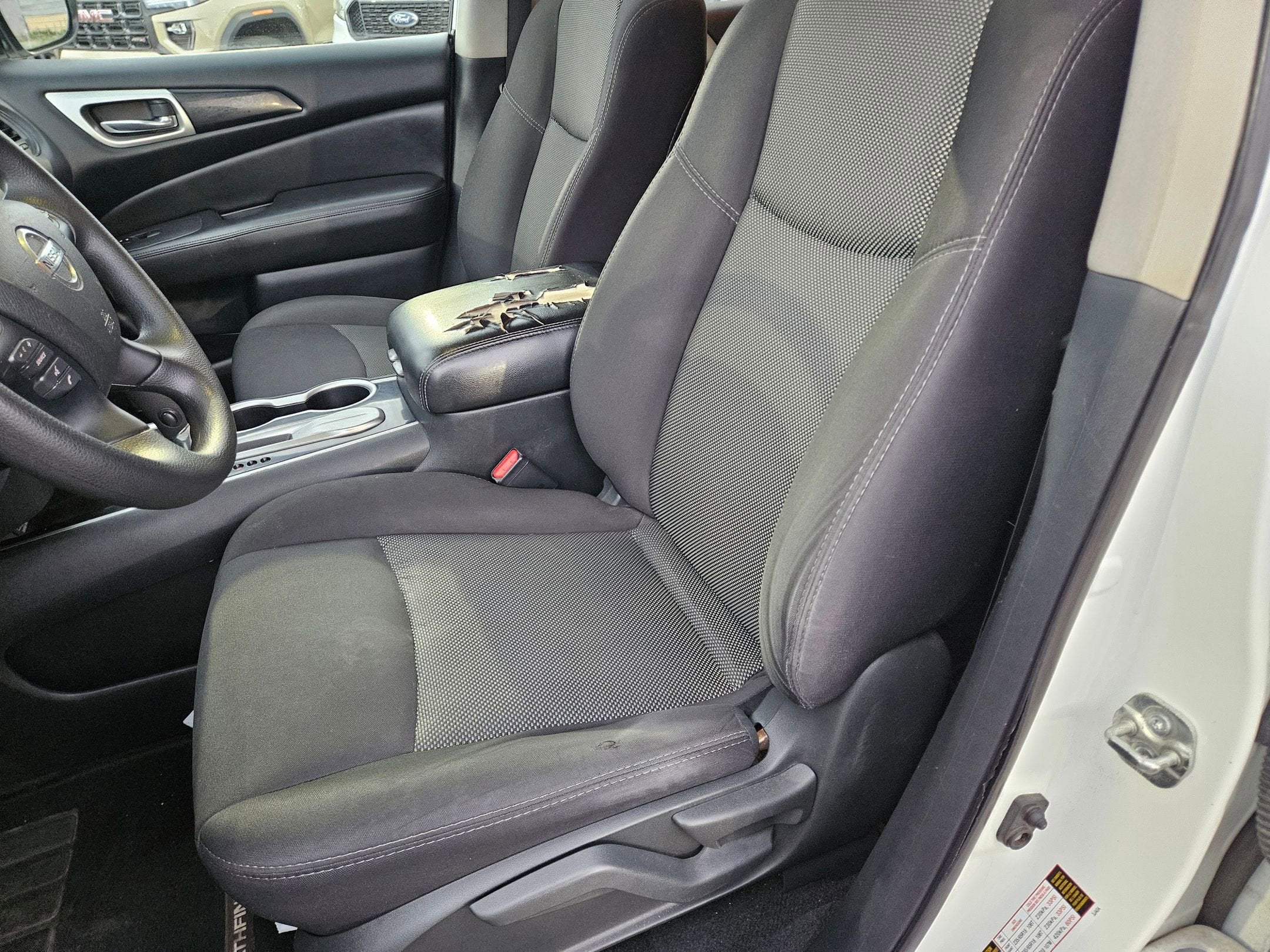 2020 Nissan Pathfinder S 2WD