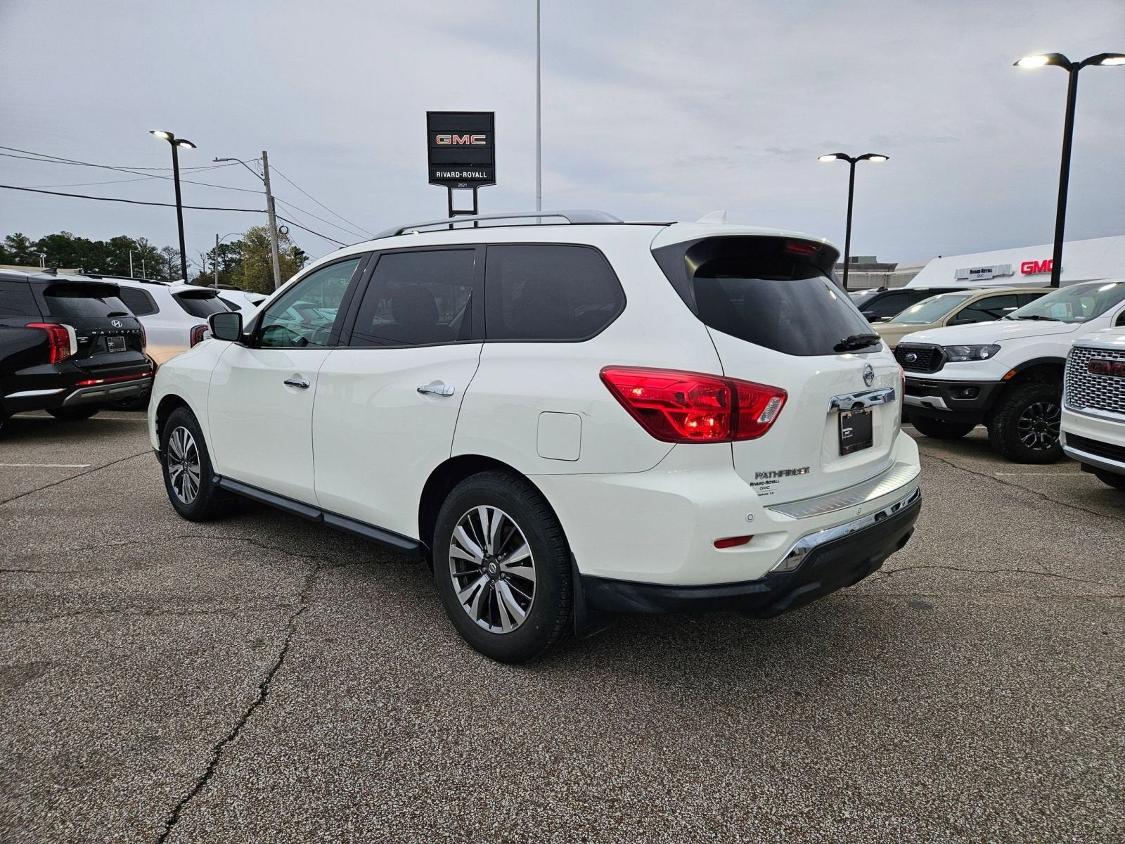 2020 Nissan Pathfinder S 2WD