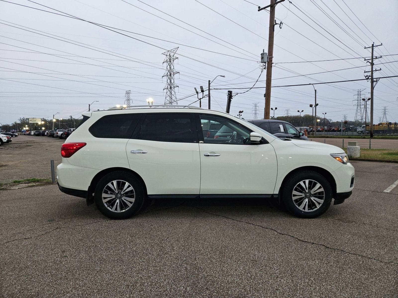 2020 Nissan Pathfinder S 2WD
