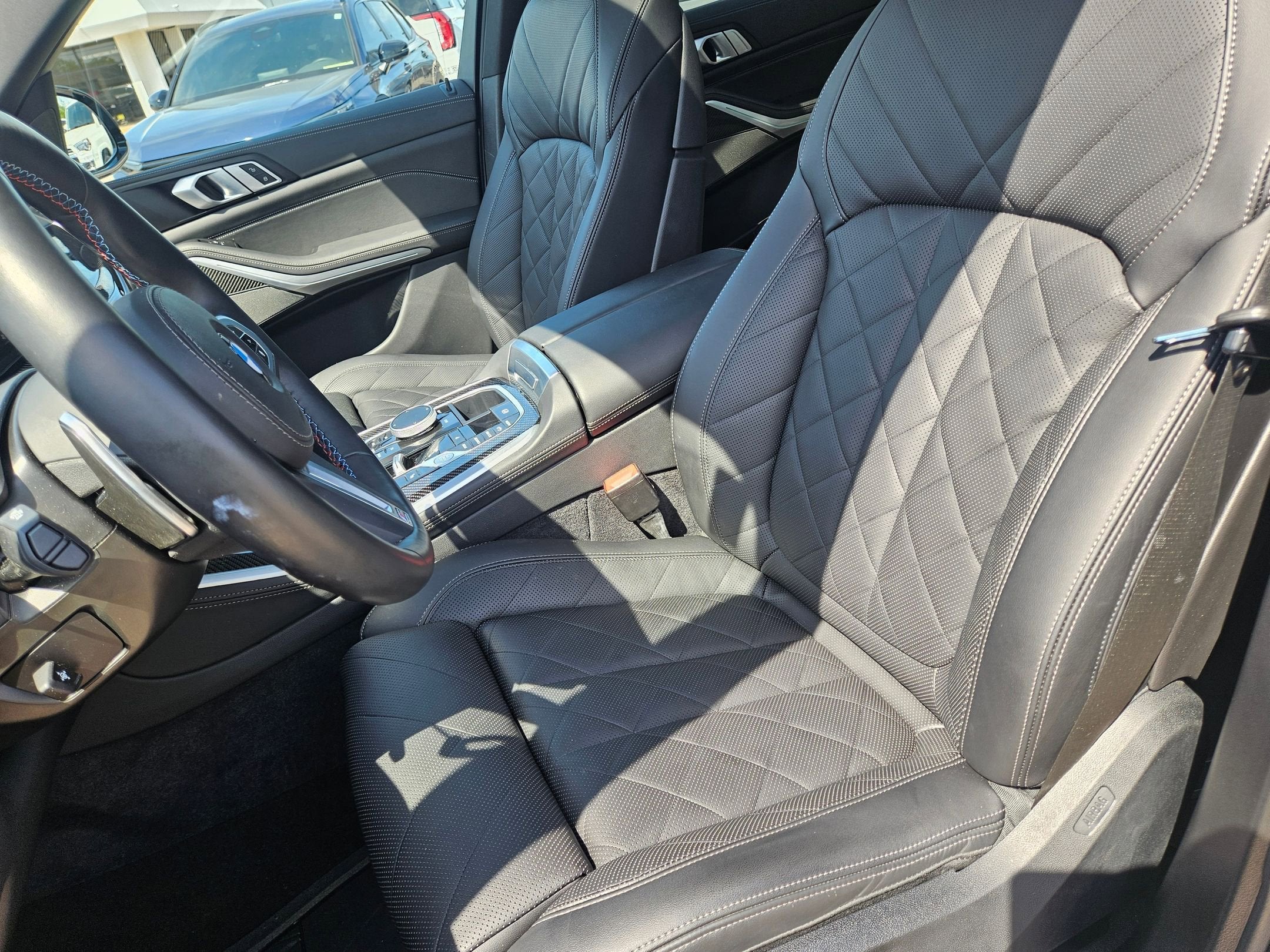 2025 BMW X5 M60i
