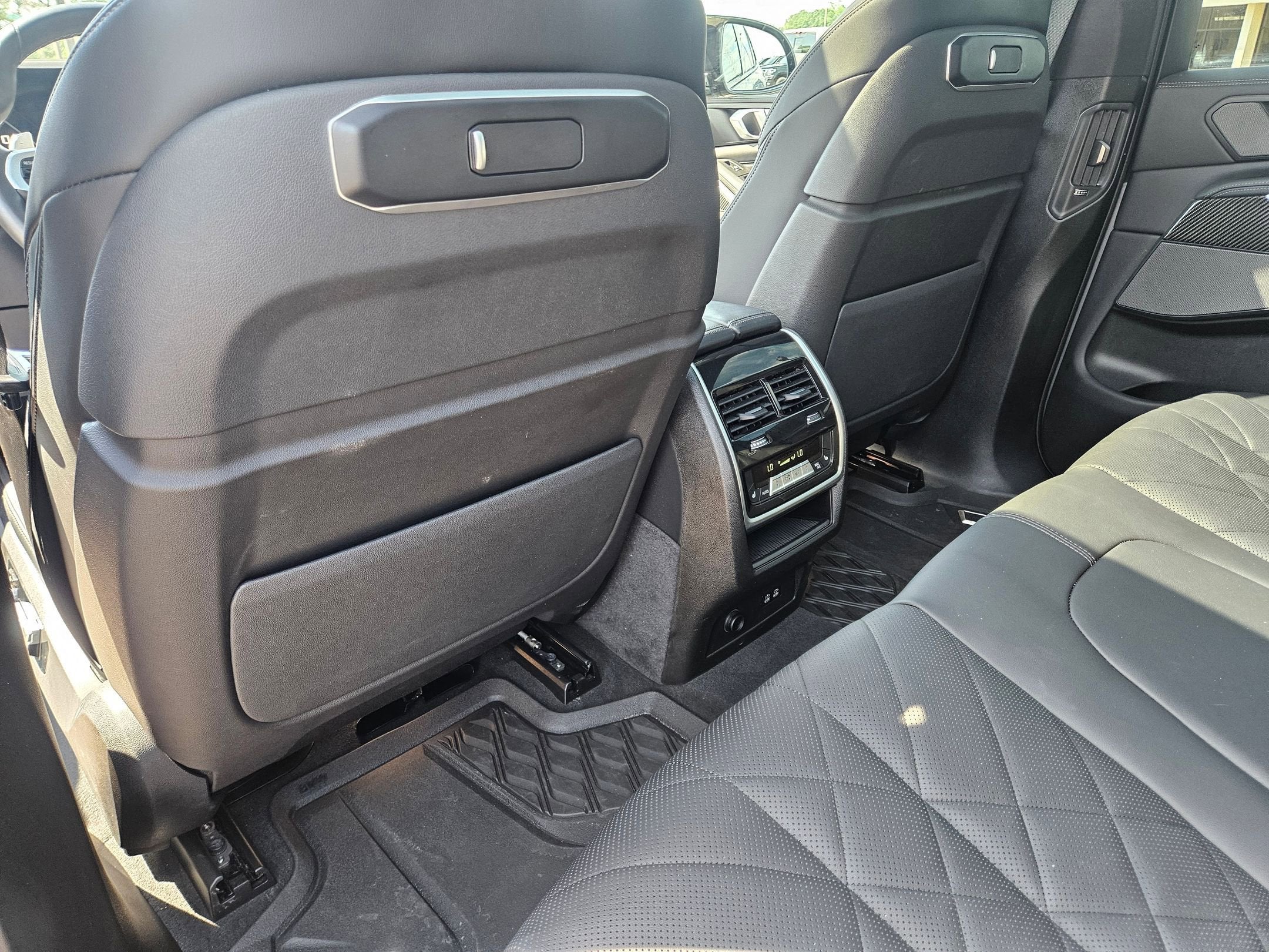 2025 BMW X5 M60i