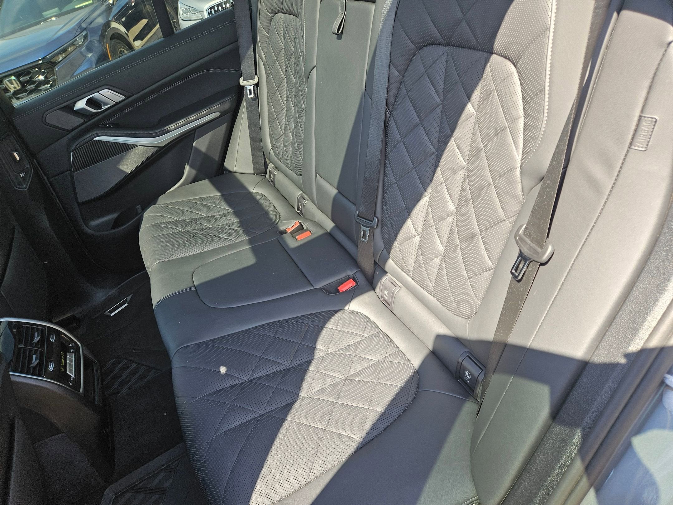 2025 BMW X5 M60i
