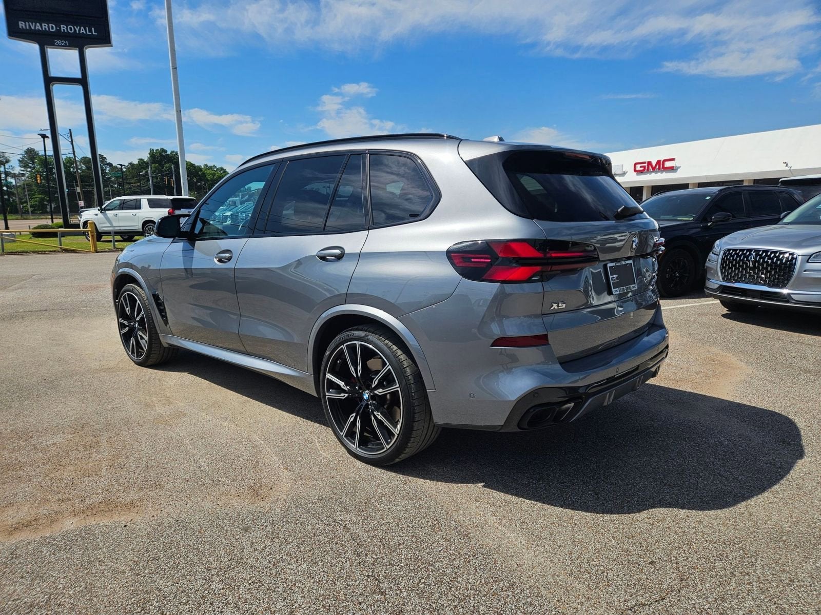 2025 BMW X5 M60i