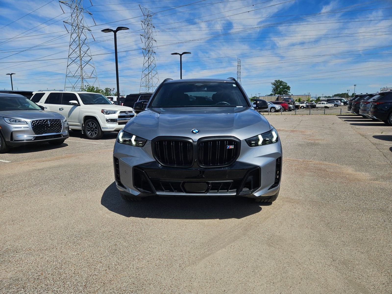 2025 BMW X5 M60i