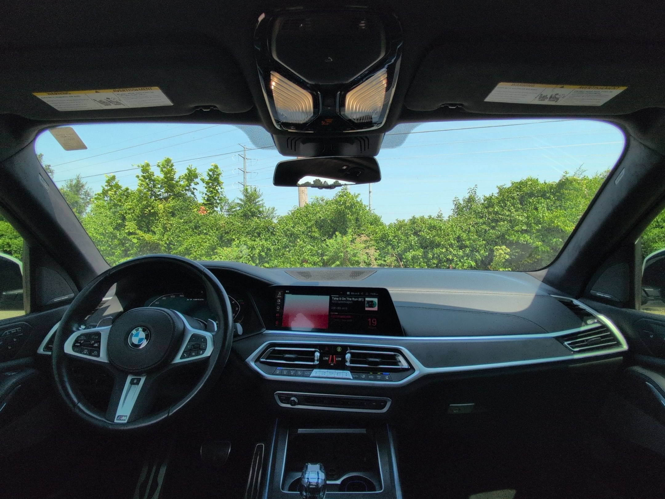 2022 BMW X7 M50i