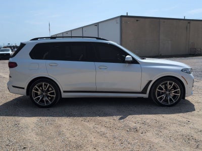 2022 BMW X7 M50i
