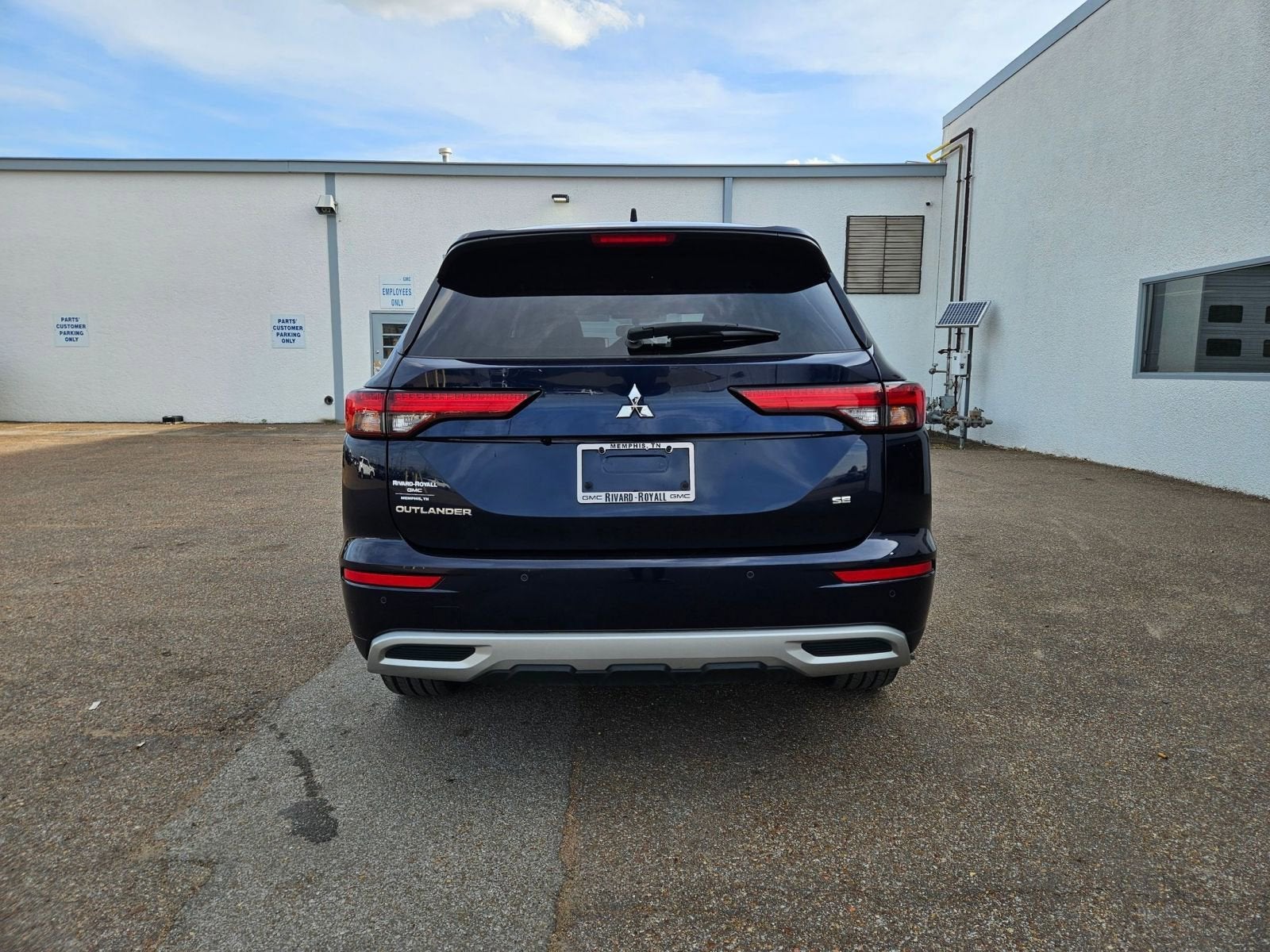 2024 Mitsubishi Outlander SE