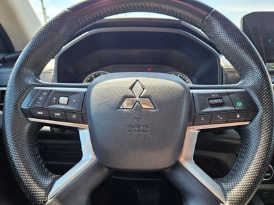 2024 Mitsubishi Outlander SE