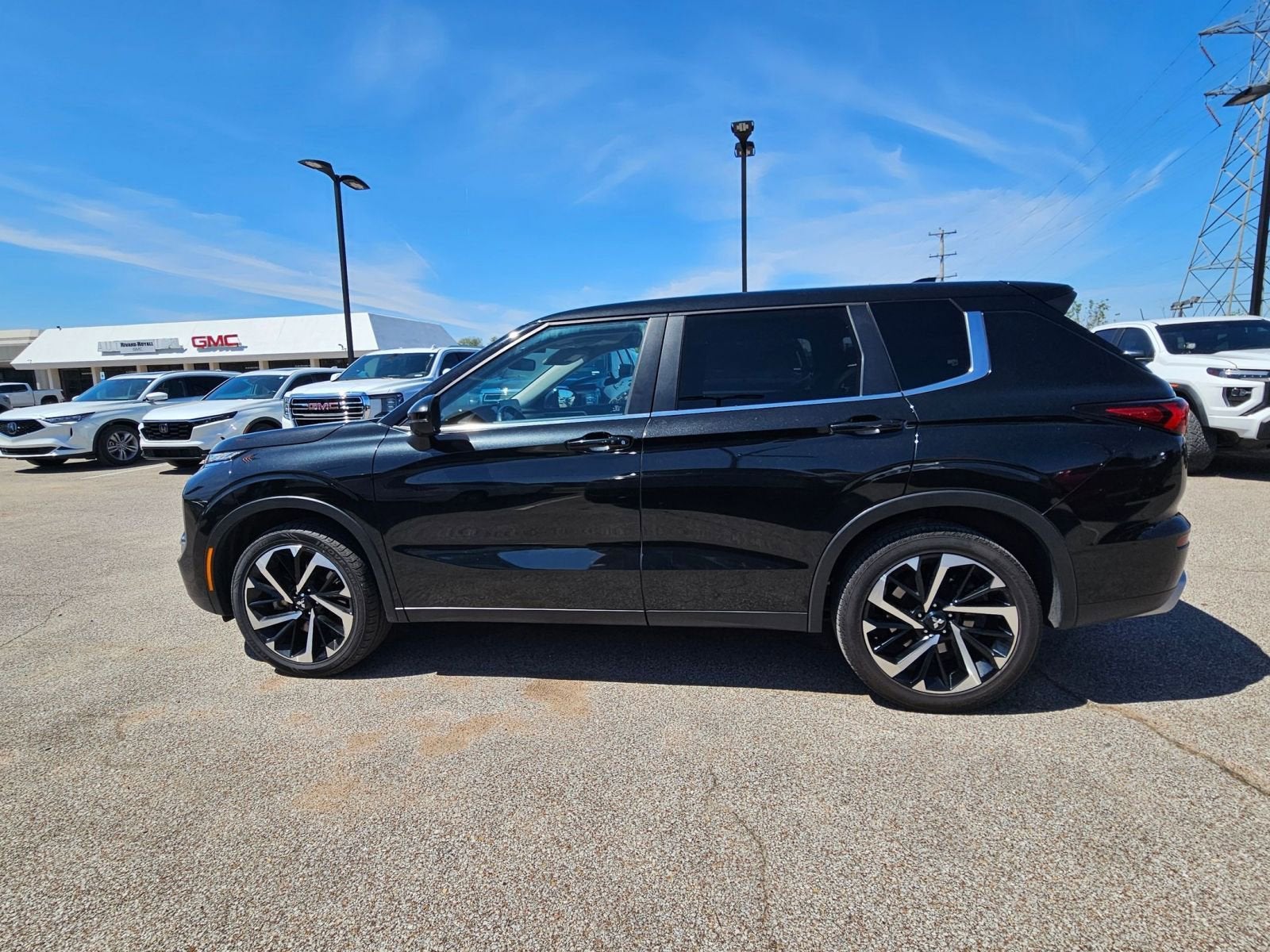 2024 Mitsubishi Outlander SE