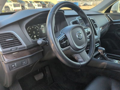 2019 Volvo XC90 Momentum