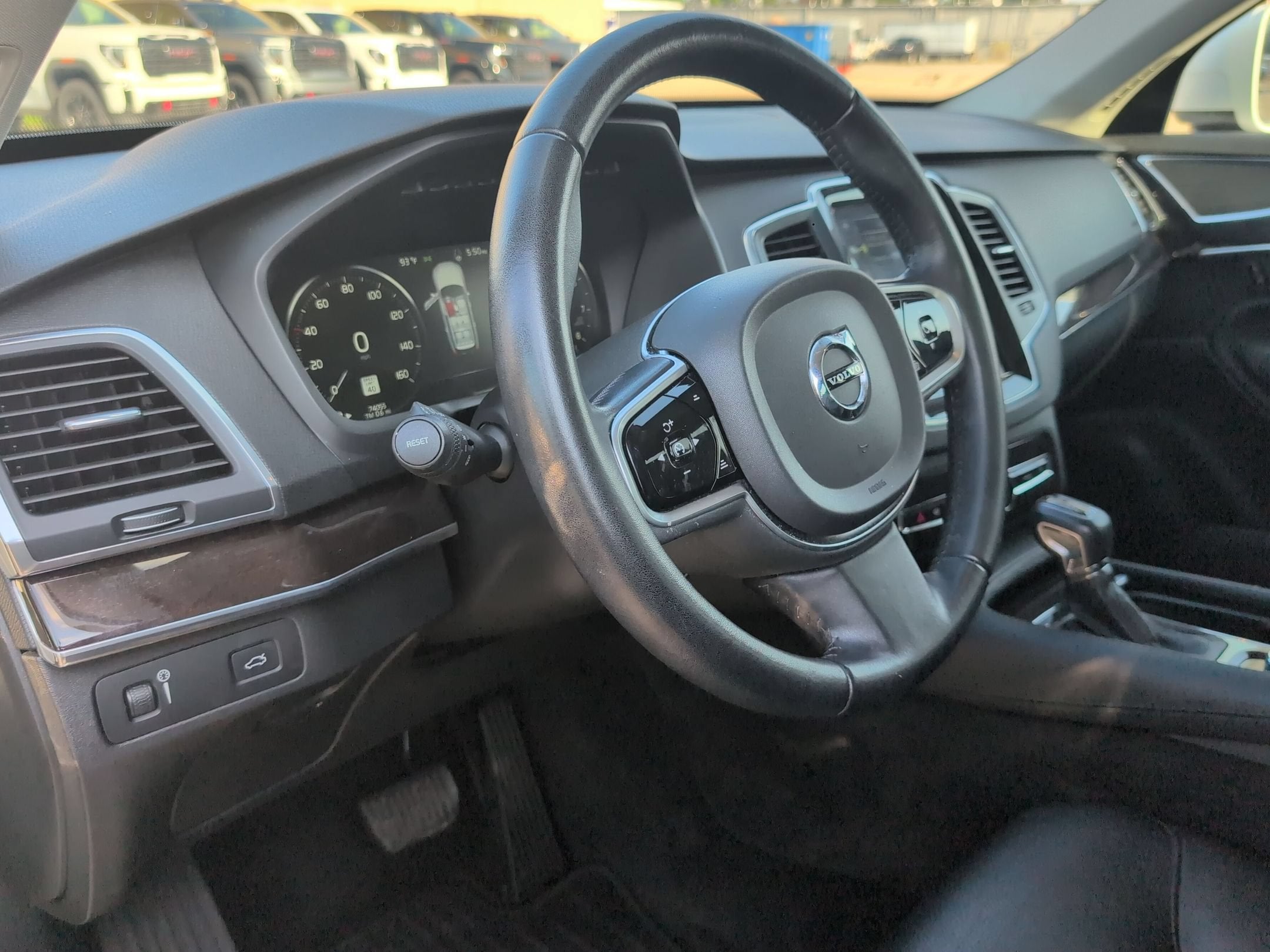 2019 Volvo XC90 Momentum