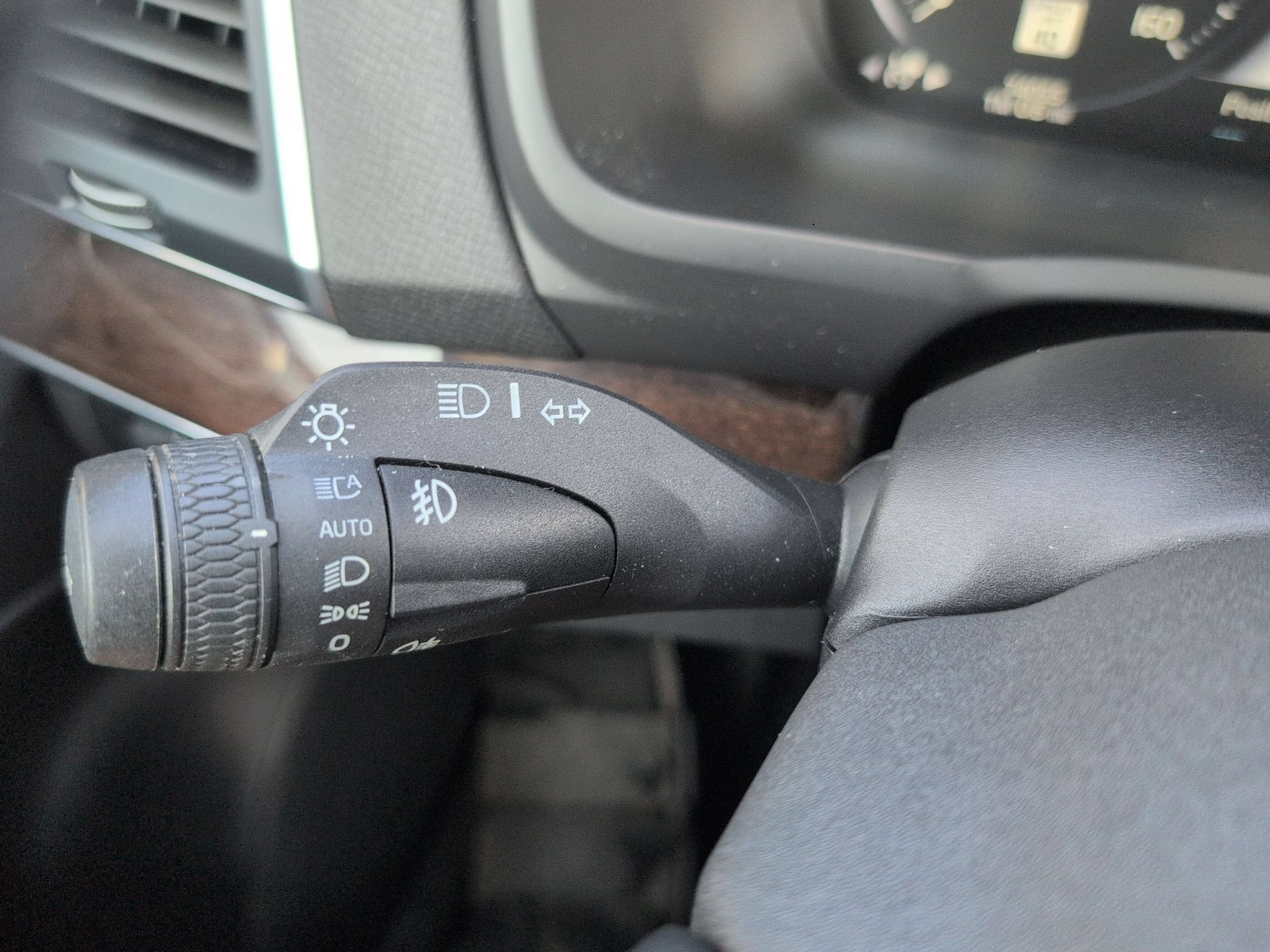 2019 Volvo XC90 Momentum